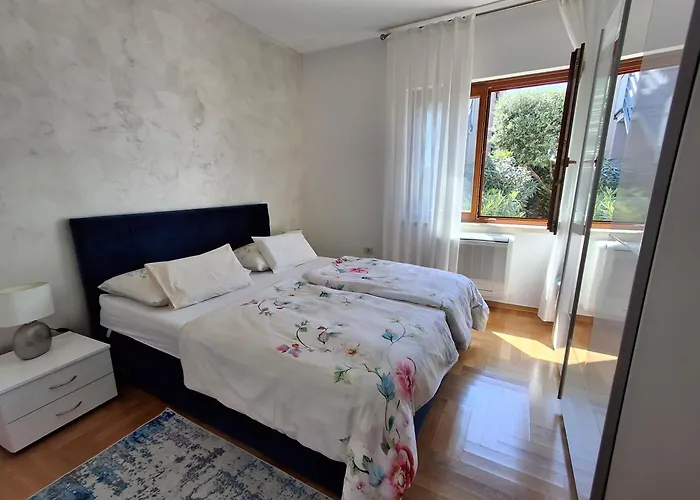 Apartments Leona