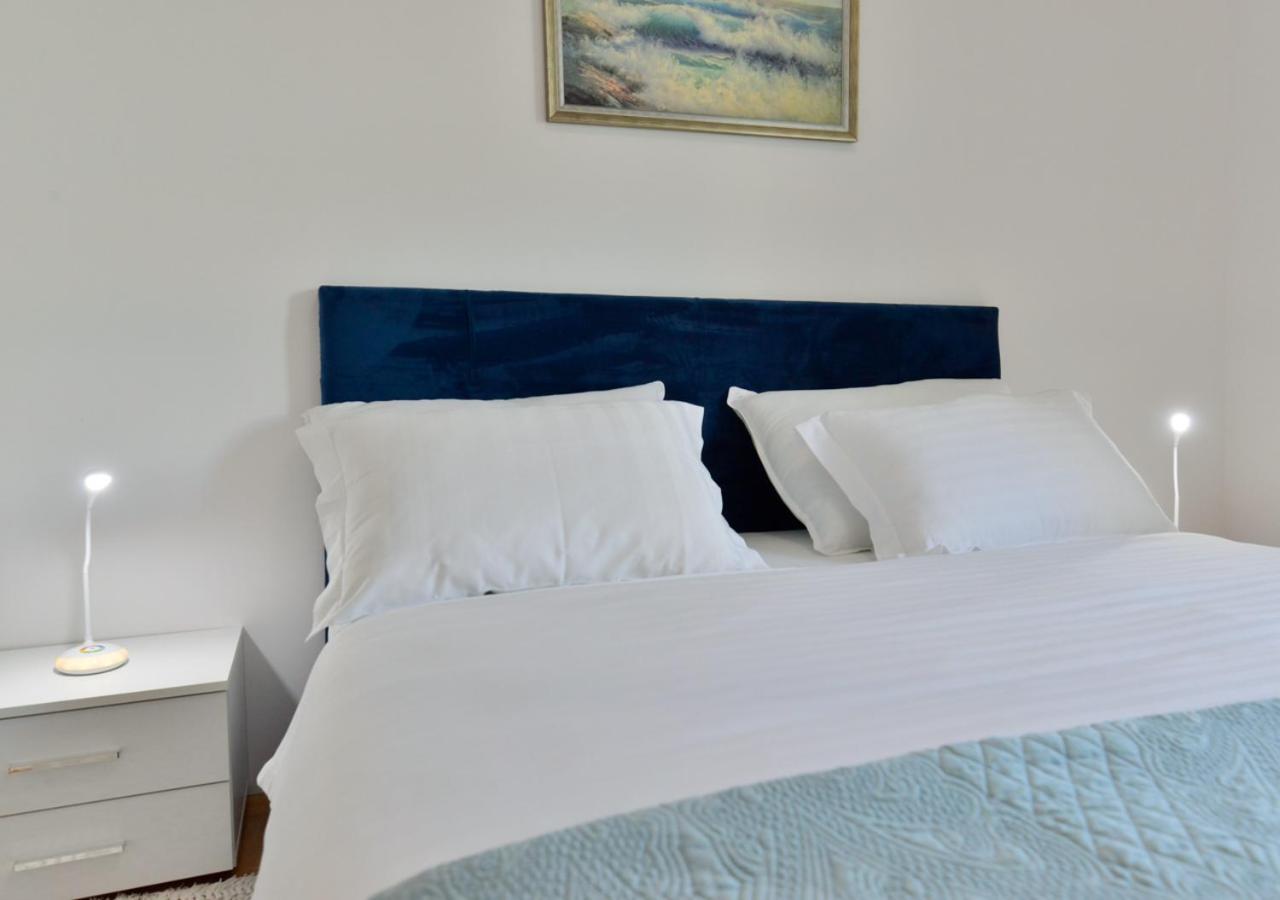 Leona Apartament