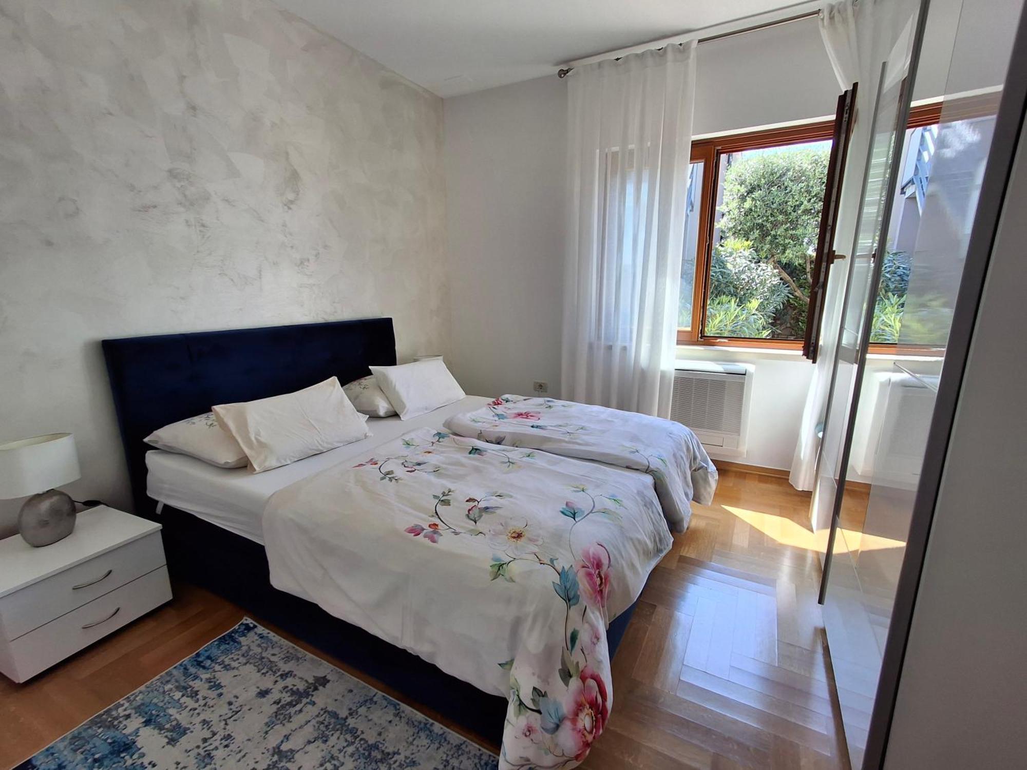 Apartment Leona
